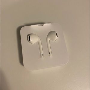 ***NEW APPLE HEADPHONES***